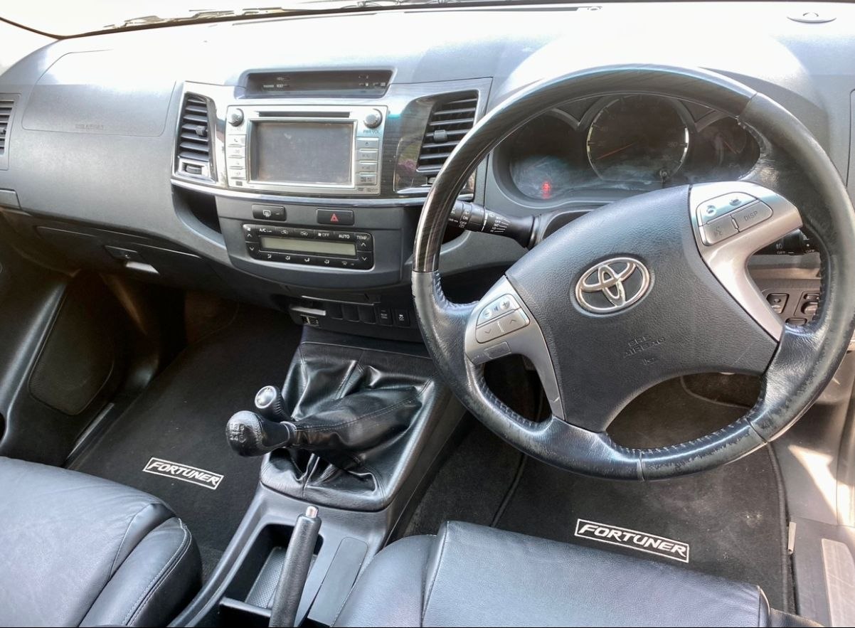 2015 Toyota Fortuner 3.0 C-4D 5