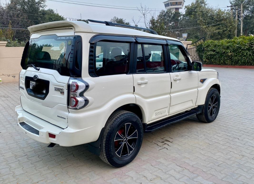 2017 Mahindra Scorpio S10 2