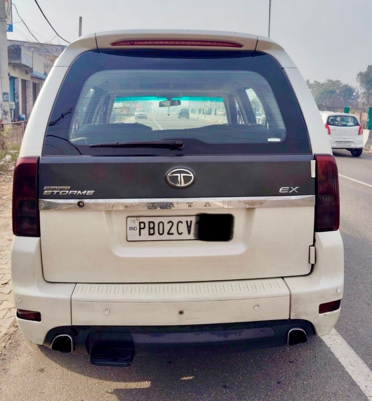 2015 Tata Safari EX 2