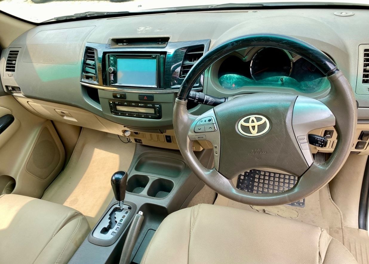2013 Toyota Fortuner 4x2 5