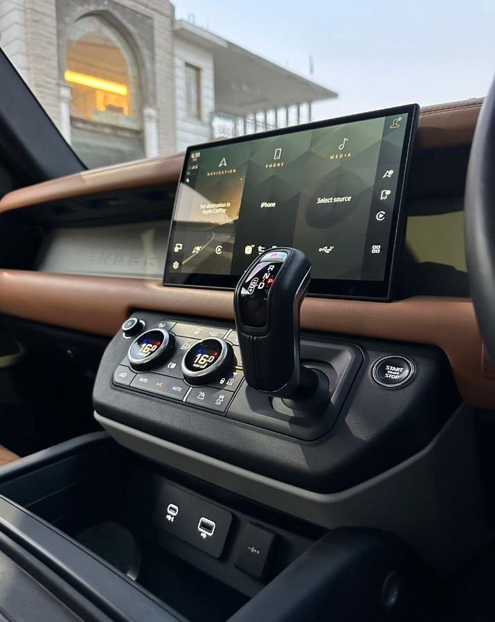 2024 Land Rover Defender 2