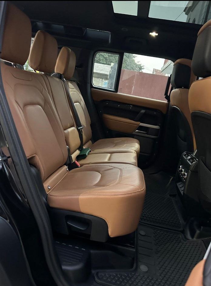 2024 Land Rover Defender 7