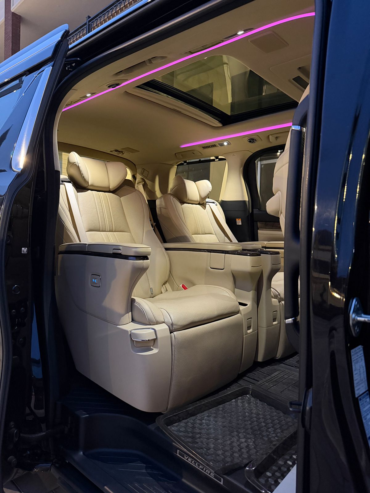 2022 Toyota VELLFIRE E-four 5