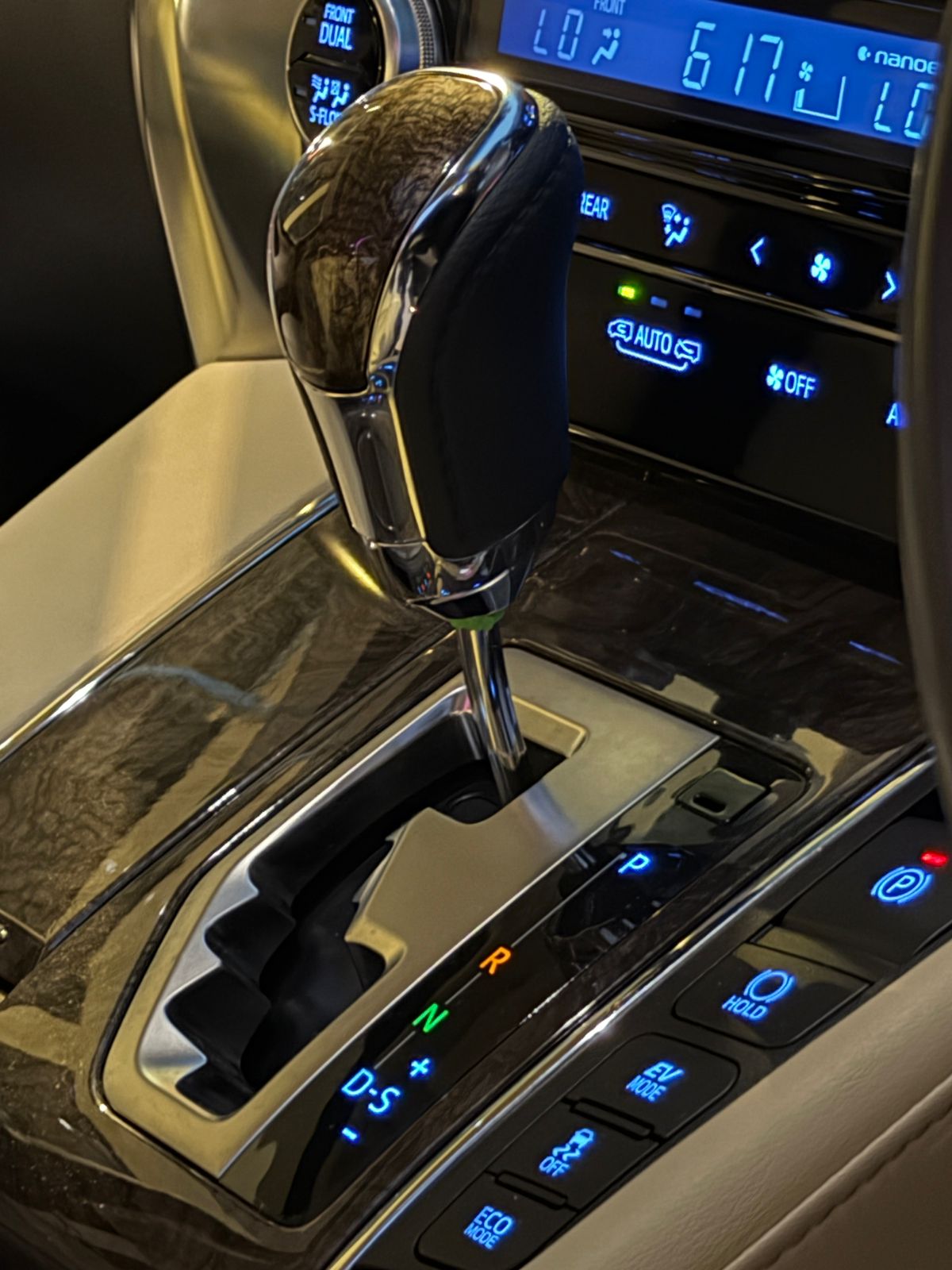 2022 Toyota VELLFIRE E-four 6